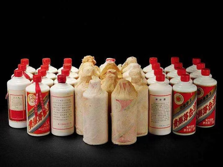 锡林浩特日照岚山回收酒价格哪里回收(附近上门回收茅台酒）?